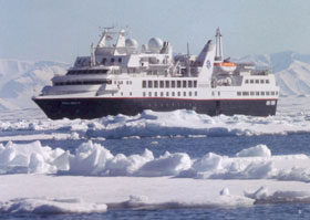 SILVER EXPLORER CRUCEROS DE EXPLORACION DE LUJO CRUCEROS POLARES CRUCEROS DIFERENTES BARCO PEQUEÑO CRUCEROS SILVERSEA EXPEDITIONS POLAR CRUISE EXPEDITIONS SILVER EXPLORER LUXURY EXPEDITION CRUISES SVALVARD GROENLANDIA GREENLAND CRUISES ANTARTIC CRUISES ARTIC CRUISES CIRCULO POLAR ARTICO SILVERSEA LUJO CRUCEROS EXPLORACION